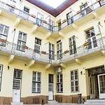 21 Hotel