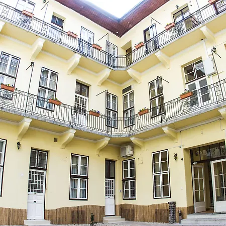 21 Hotel