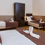 21 فندق