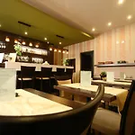 فندق 21