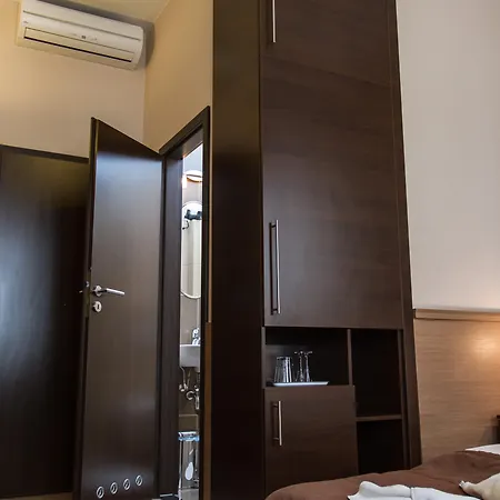 Hotel 21 And