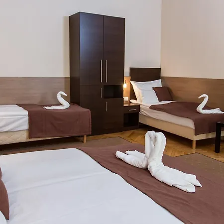 Hotel 21 And 3*