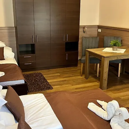 Hotel 21 And Budapest
