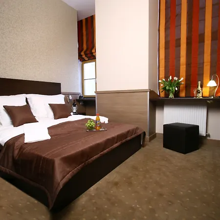 21 Hotell 3*