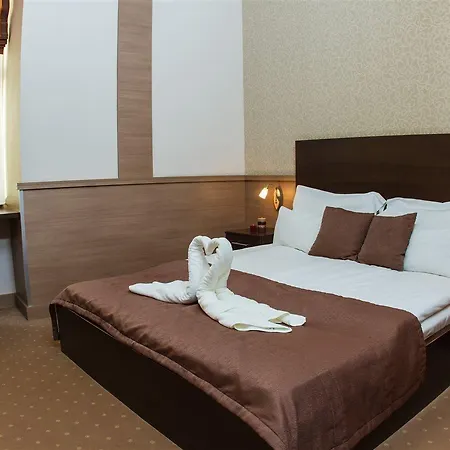 Hotel 21 And