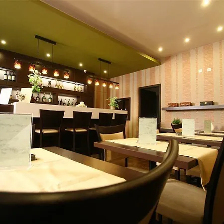 Hotel 21 And 3*