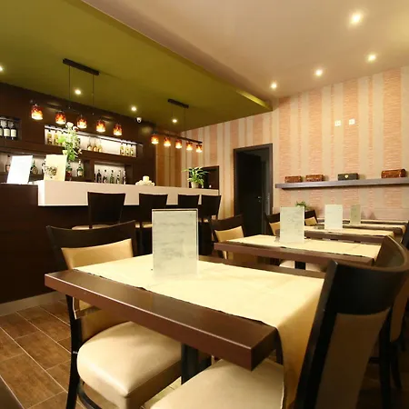 Hotel 21 And 3*